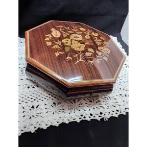 Vintage Italian Marquetry inlaid music box made in Italy Plays Love Story